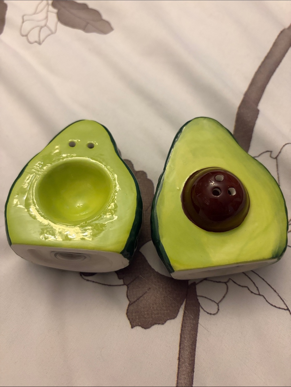 Avocado Ceramic Salt and Pepper Shaker Set - Green